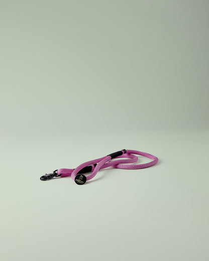  Hundeleine in Rosa und Schwarz – elegante Premium-Leine für mittelgroße und große Hunde, handgefertigt in Österreich